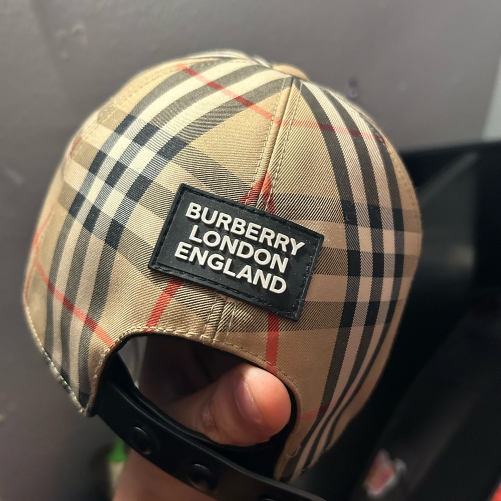 Burberry Trucker type hat
